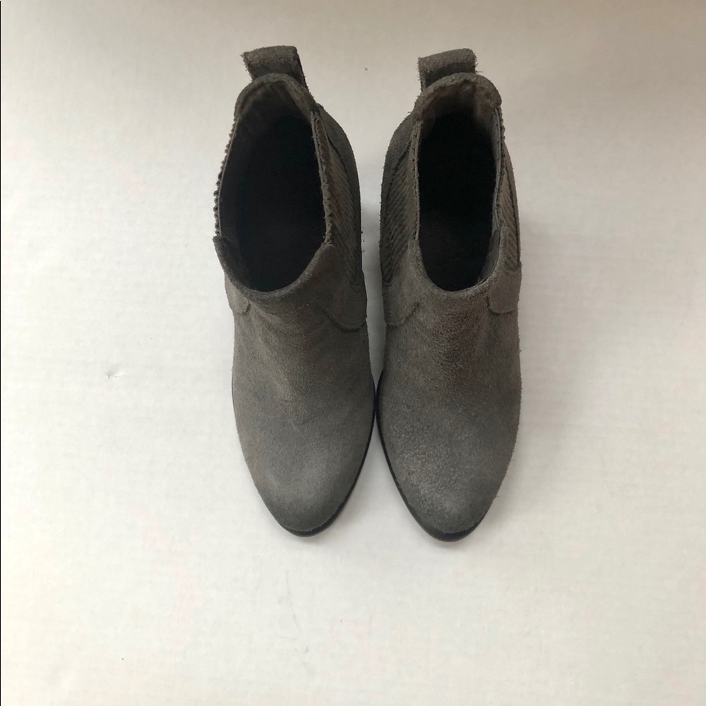 UGG Women’s Leather Conor ll Nightfall Boot - Picture 4 of 9